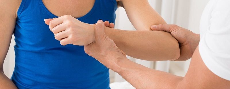 savijanje ruke kod lakatnog zgloba boli